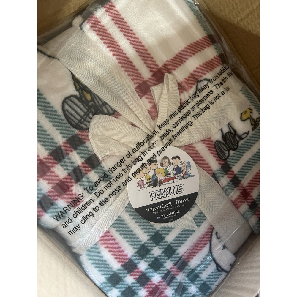 Peanuts Snoopy Berkshire Velvet Soft Throw Blanket 55x70 Holiday Plaid